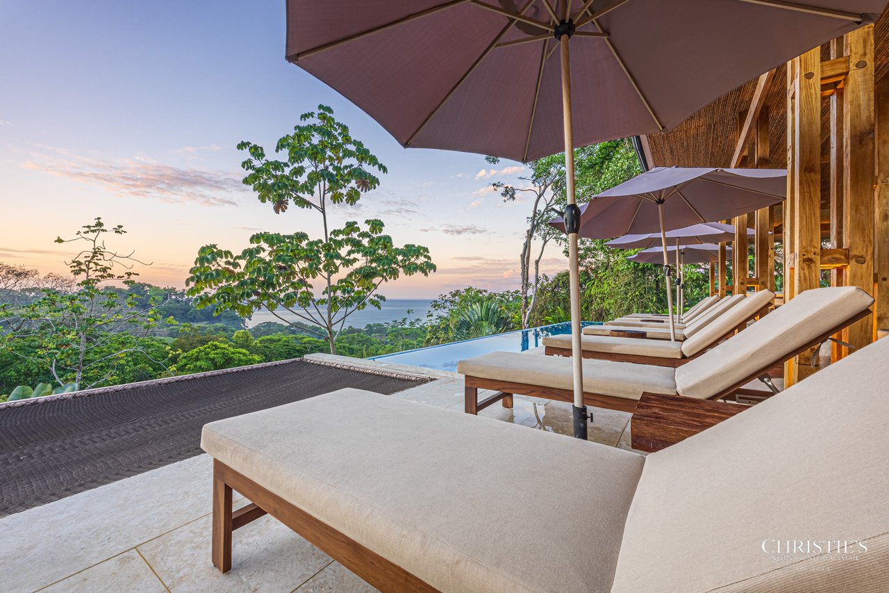 Luxury Hotel Boutique with Ocean Views | Walking distance to the beach | 13.2 Acres