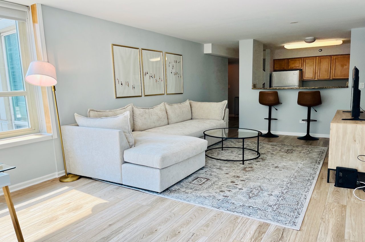 345 N LaSalle Unit 1505