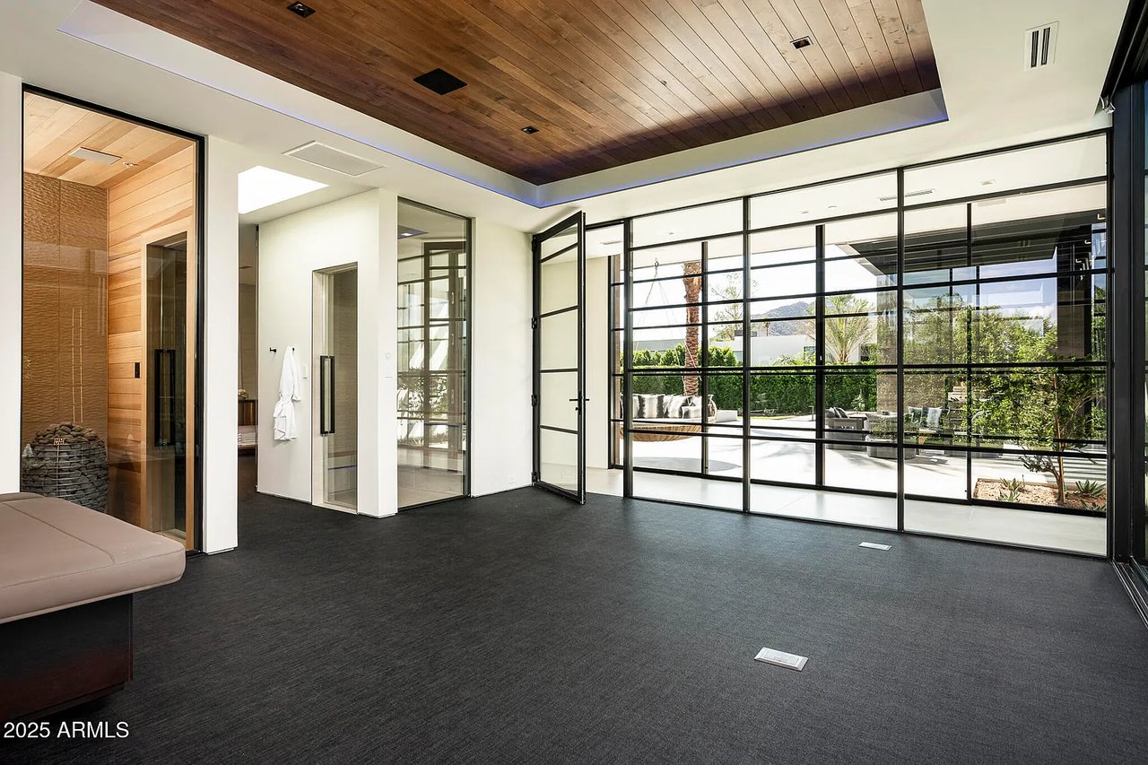 6911 E Jackrabbit Rd