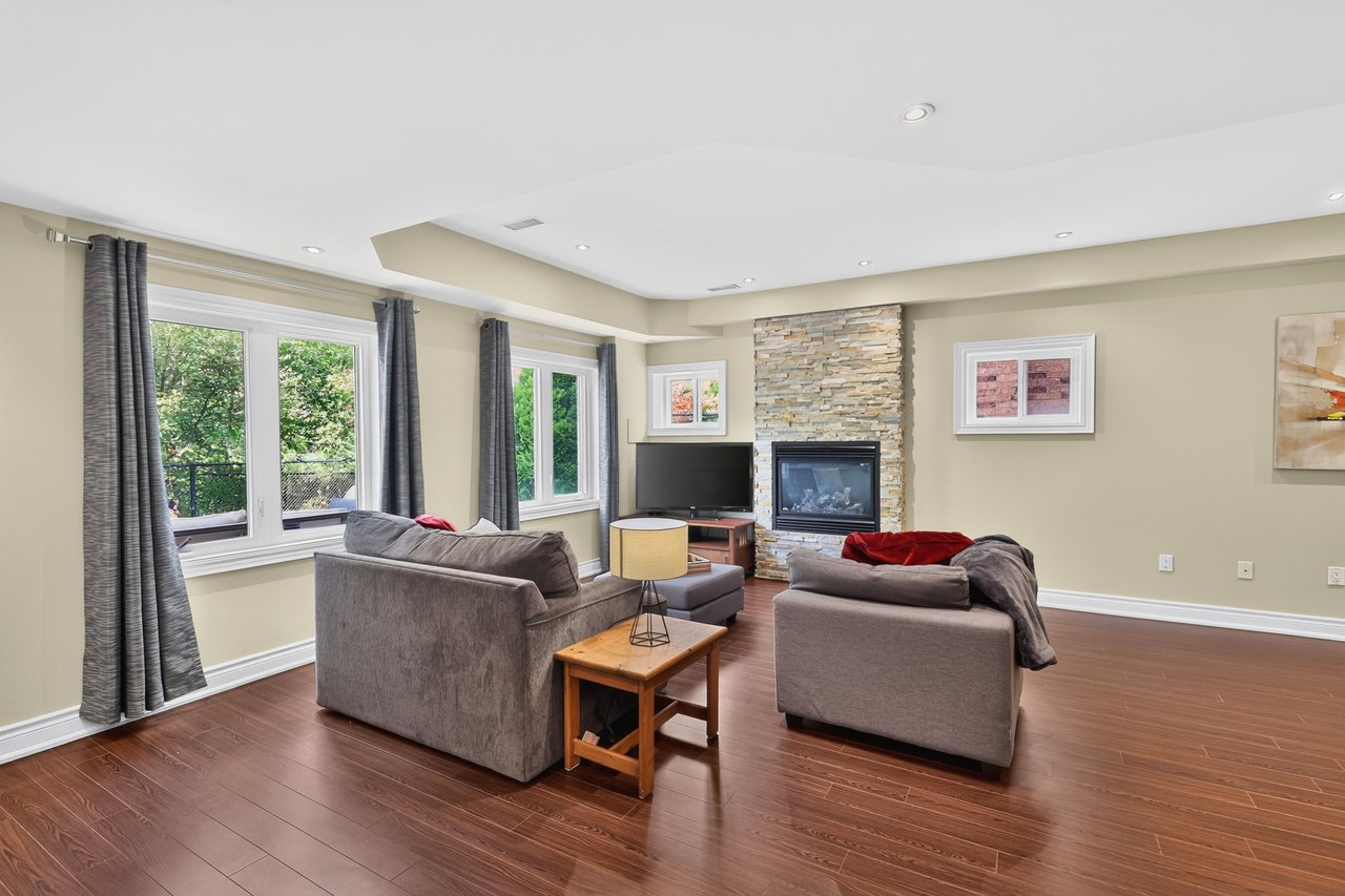 2269 Whitworth Drive, Oakville 