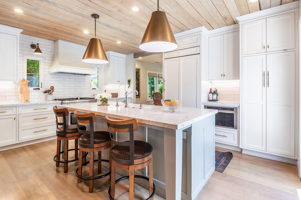 Just Listed: Designer Home in the Heart of Valmonte