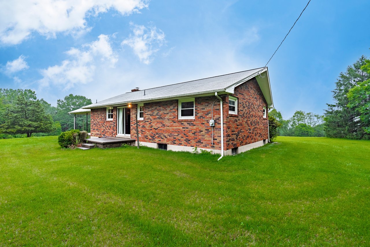 2186 Polk Valley Road