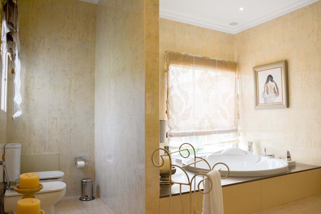 Luxury 4-Bedroom Villa with Indoor Pool – São Miguel, Azores