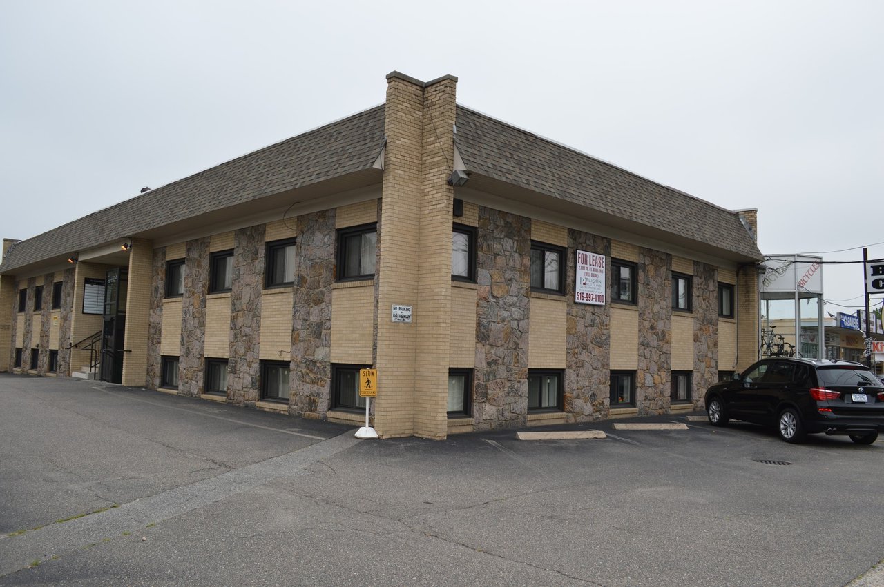 164 Commack Rd