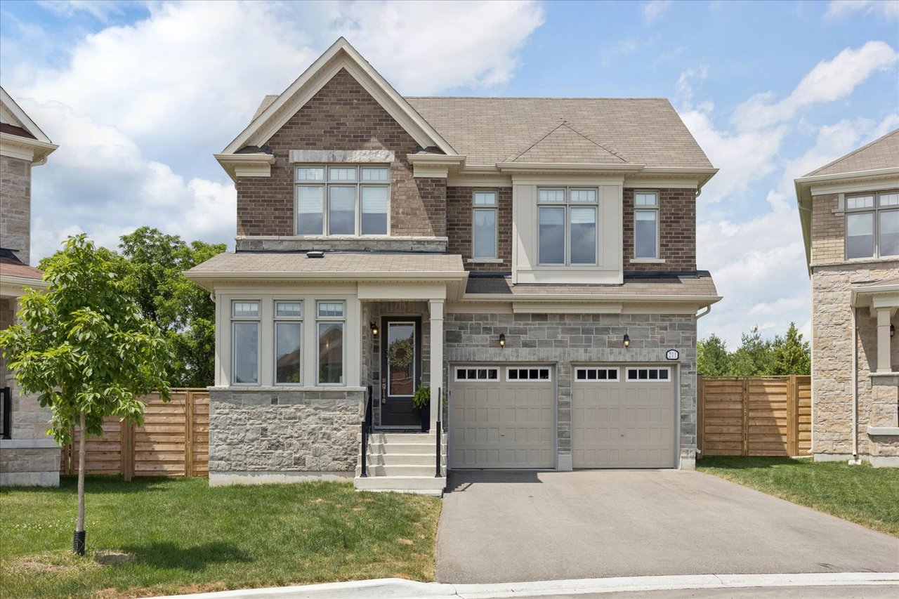 211 Busato Drive, Stouffville