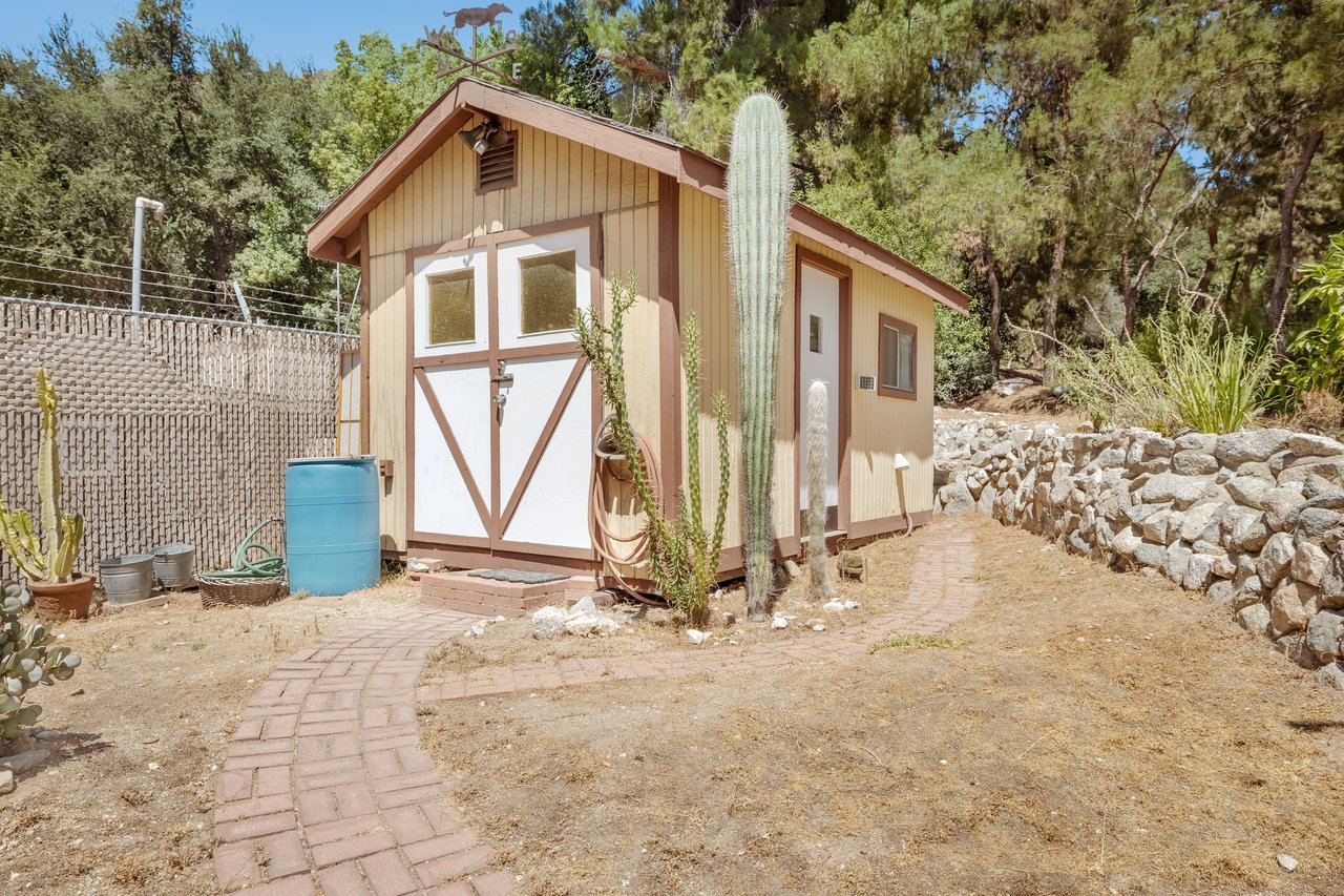 1830 Pasadena Glen Road