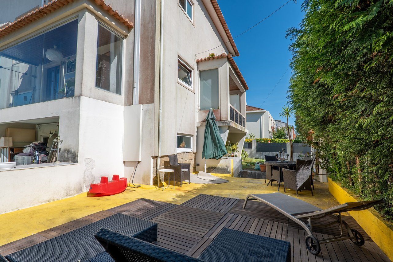 Luxury Four-Story Home in Foz do Douro, Porto with Ocean Views and Beach Proximity