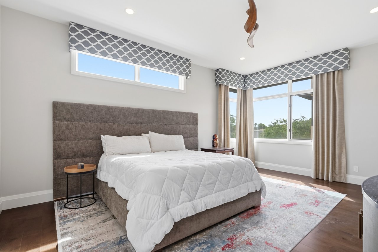 6180 N LAS BRISAS Drive