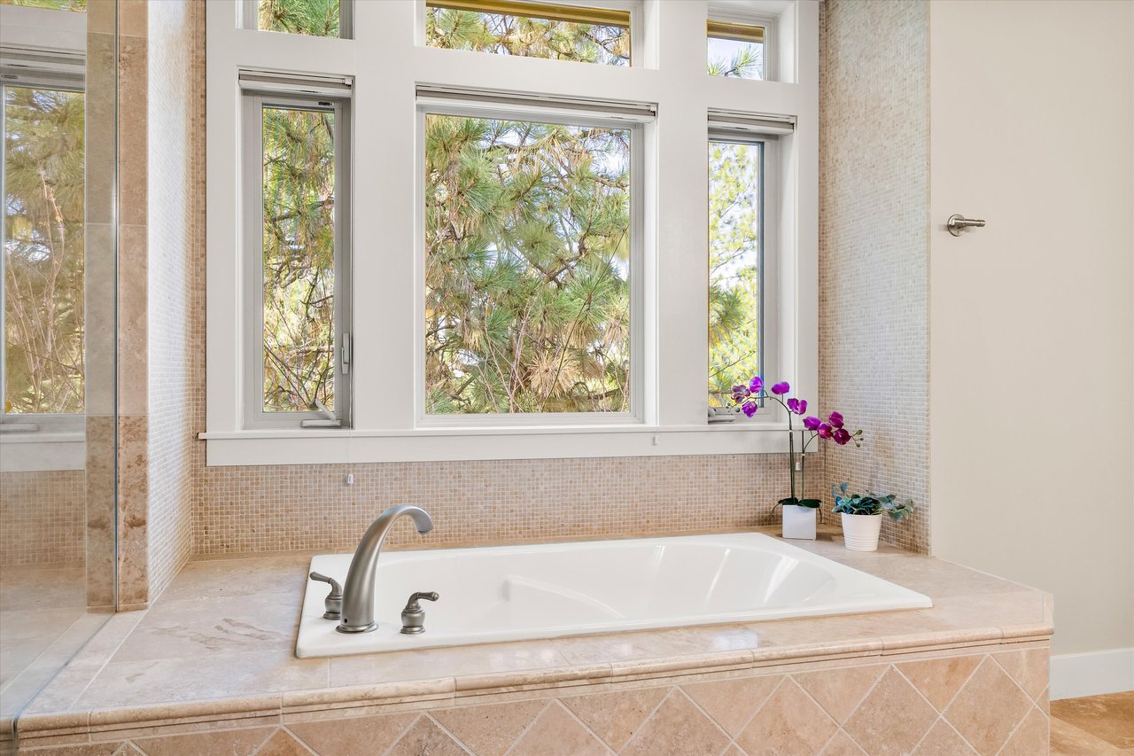 2589 NW Champion Circle