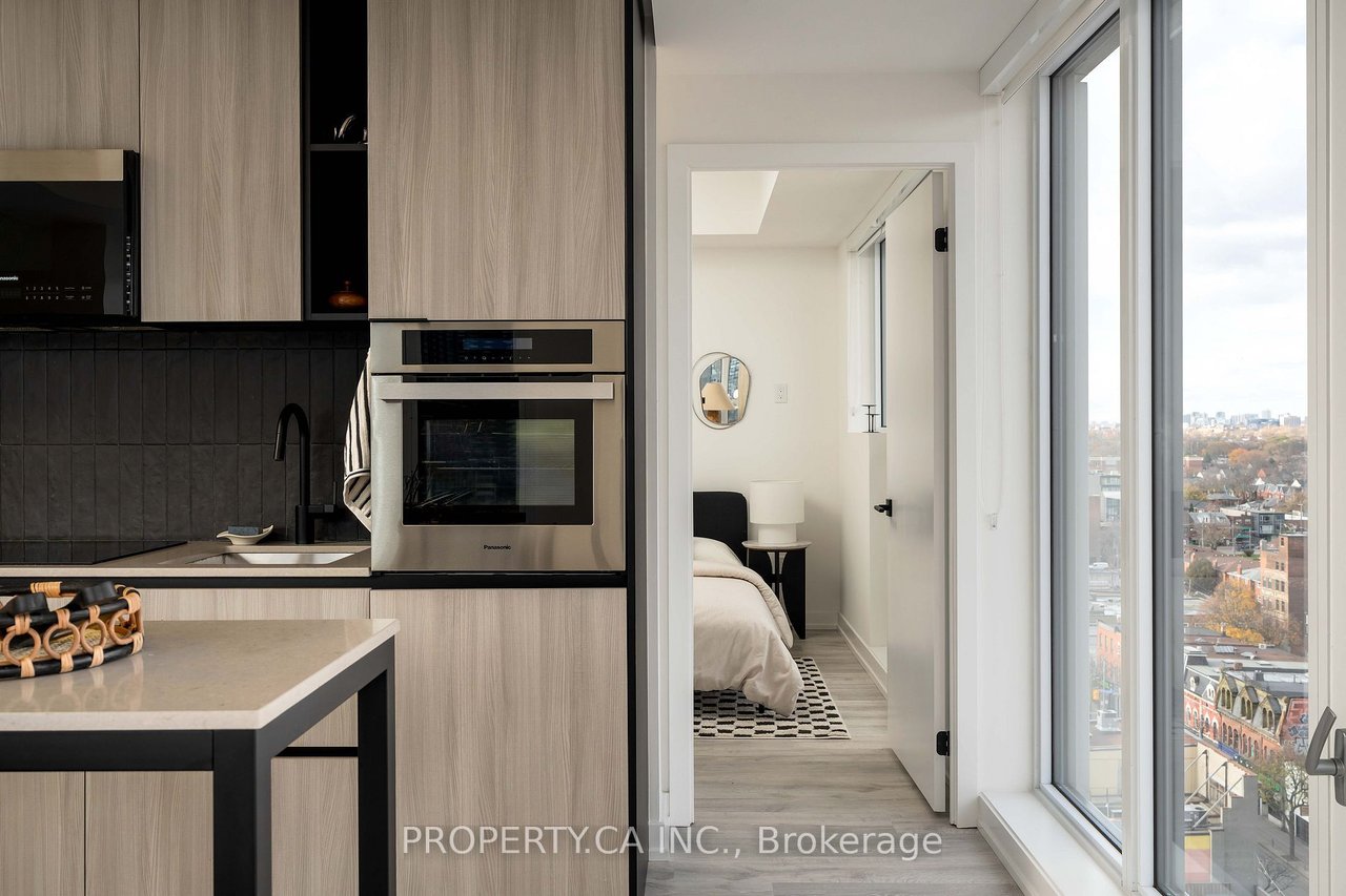 LUXURY LIVING AT RUSH CONDOS 