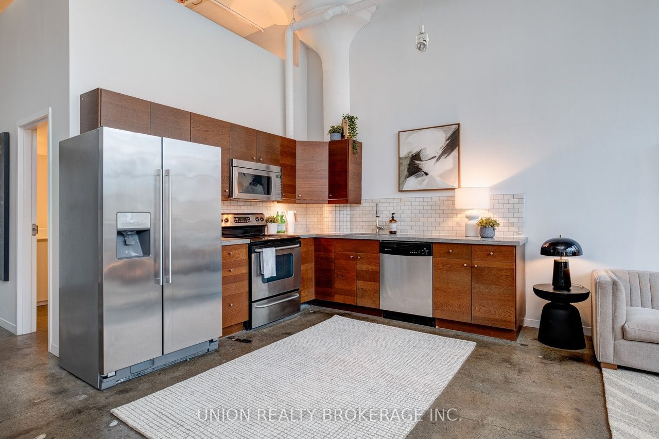 245 Carlaw Ave, Ste 509A