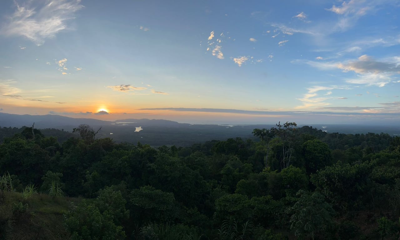 67 acres development (15 titled lots) with breathtaking views in Sierpe