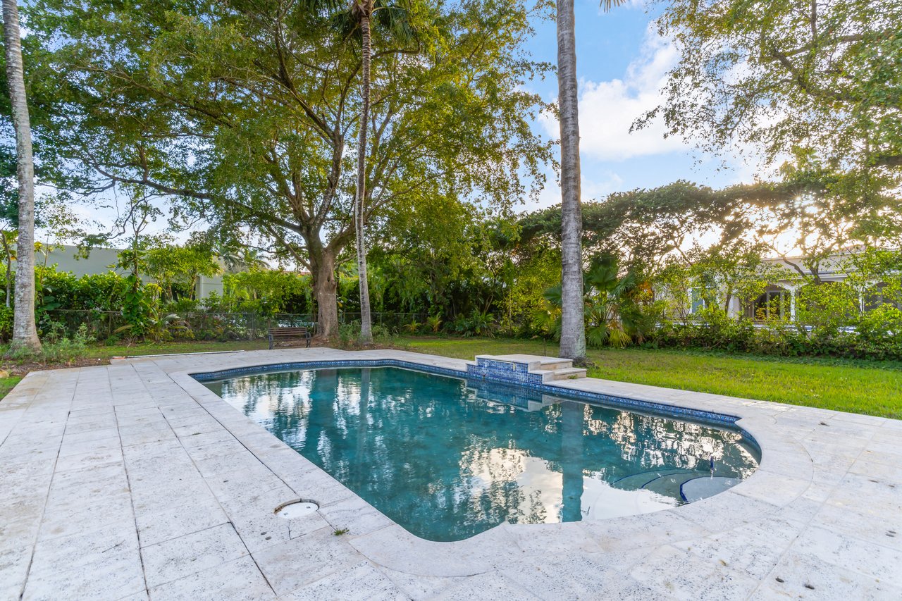 New Rental Opportunity in North Pinecrest