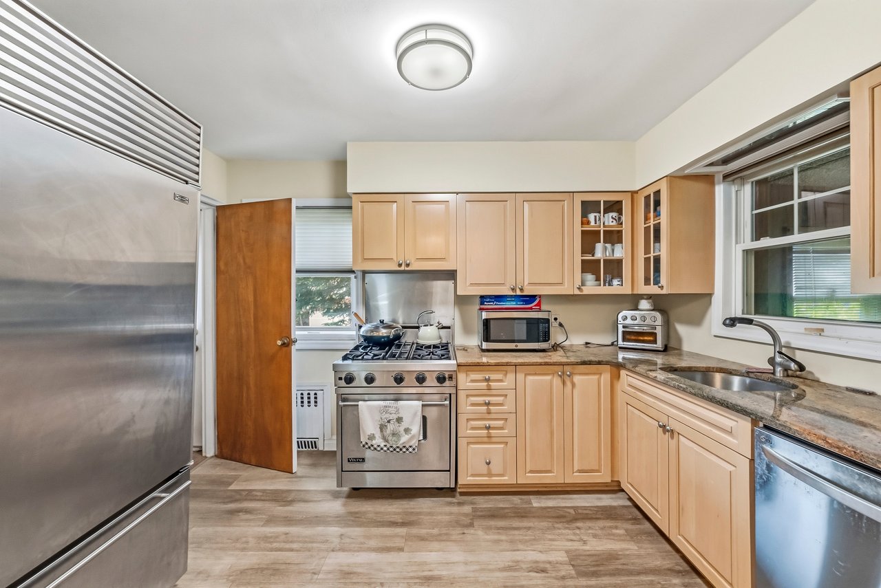 1028 Harvard Place, Fort Lee, NJ 07024