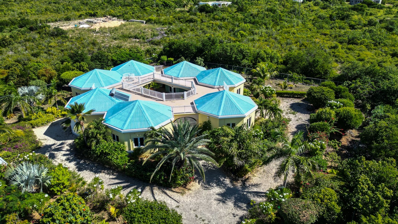 Octagon Villa West End