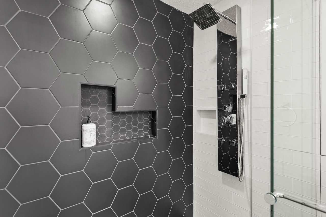 12345 Coventry Hills Way NE