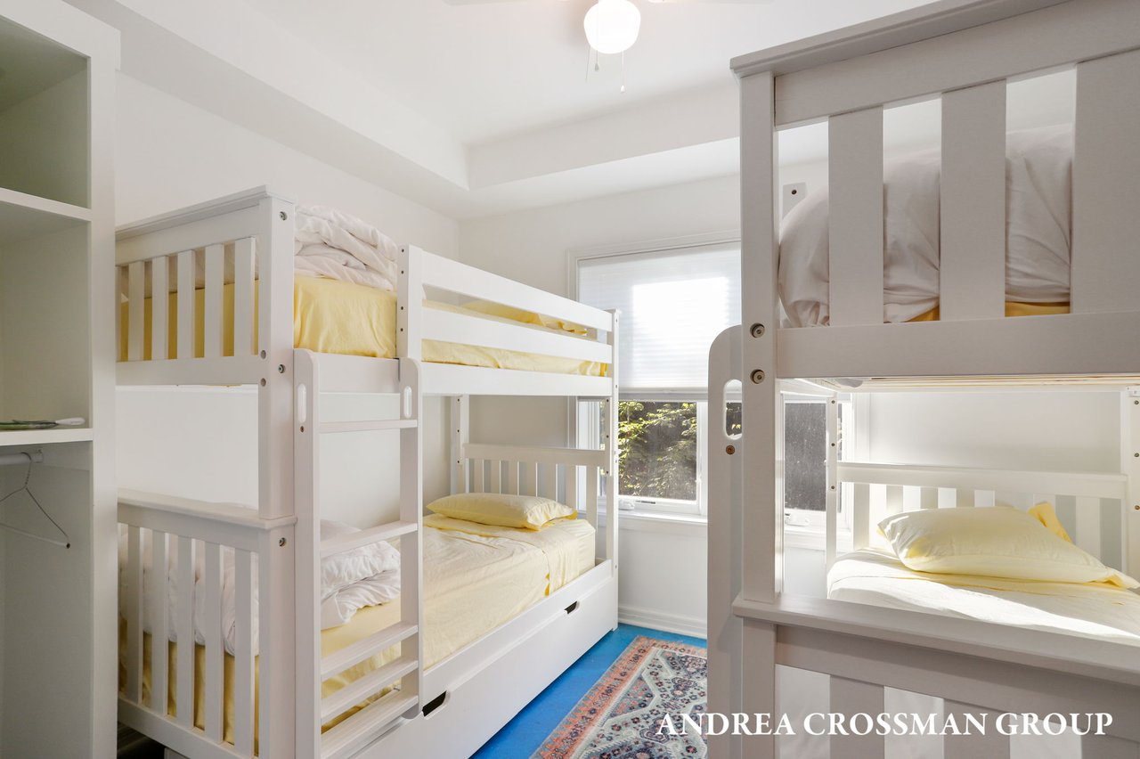 9565 Whispering Sands Dr