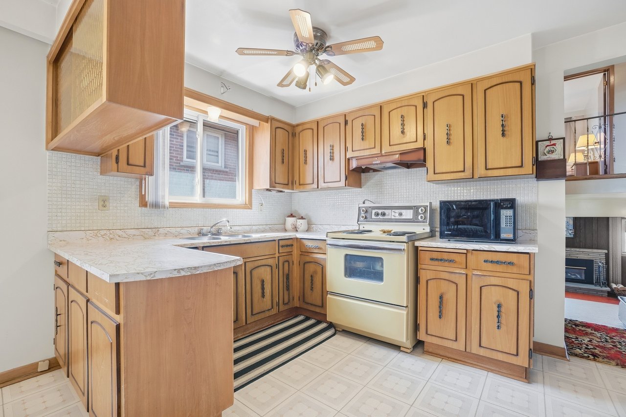 81 Blossom Cres, Toronto Ontario