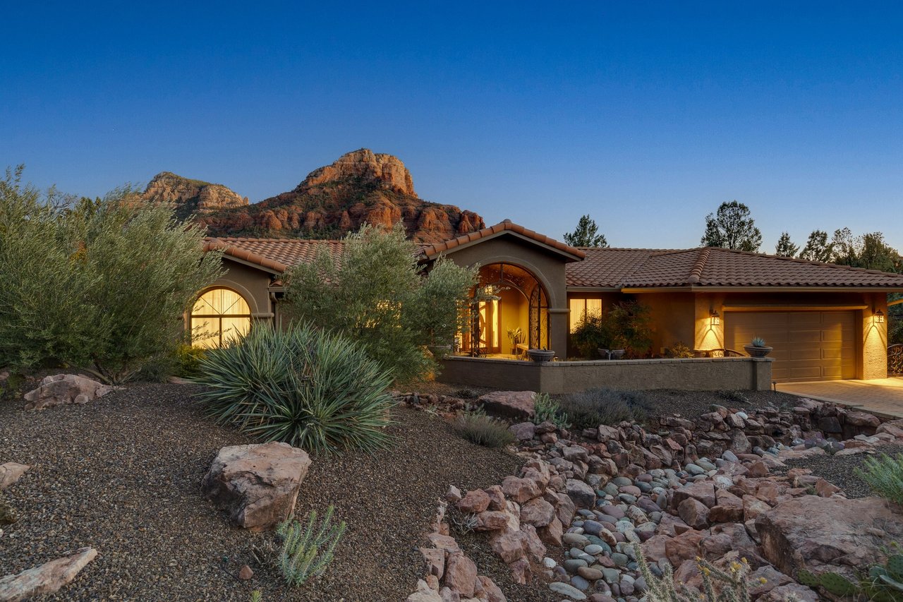 Splendor-Close to town, Huge Spa/Game Rm/Free Pets!