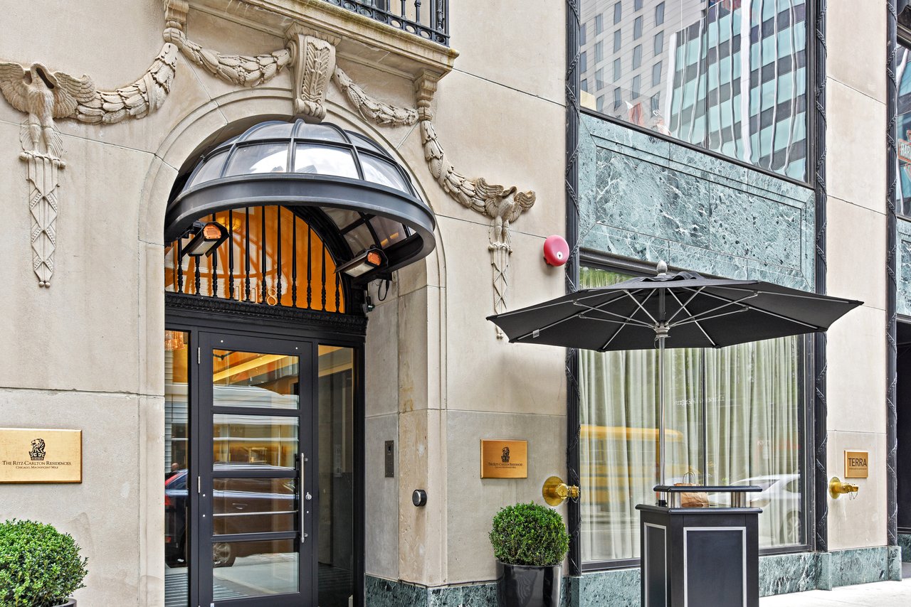 118 E Erie St Unit 28E