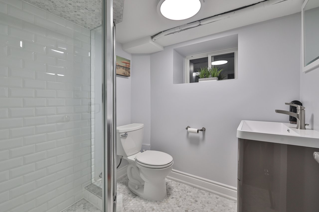 SOLD; Prime Humewood Locale!