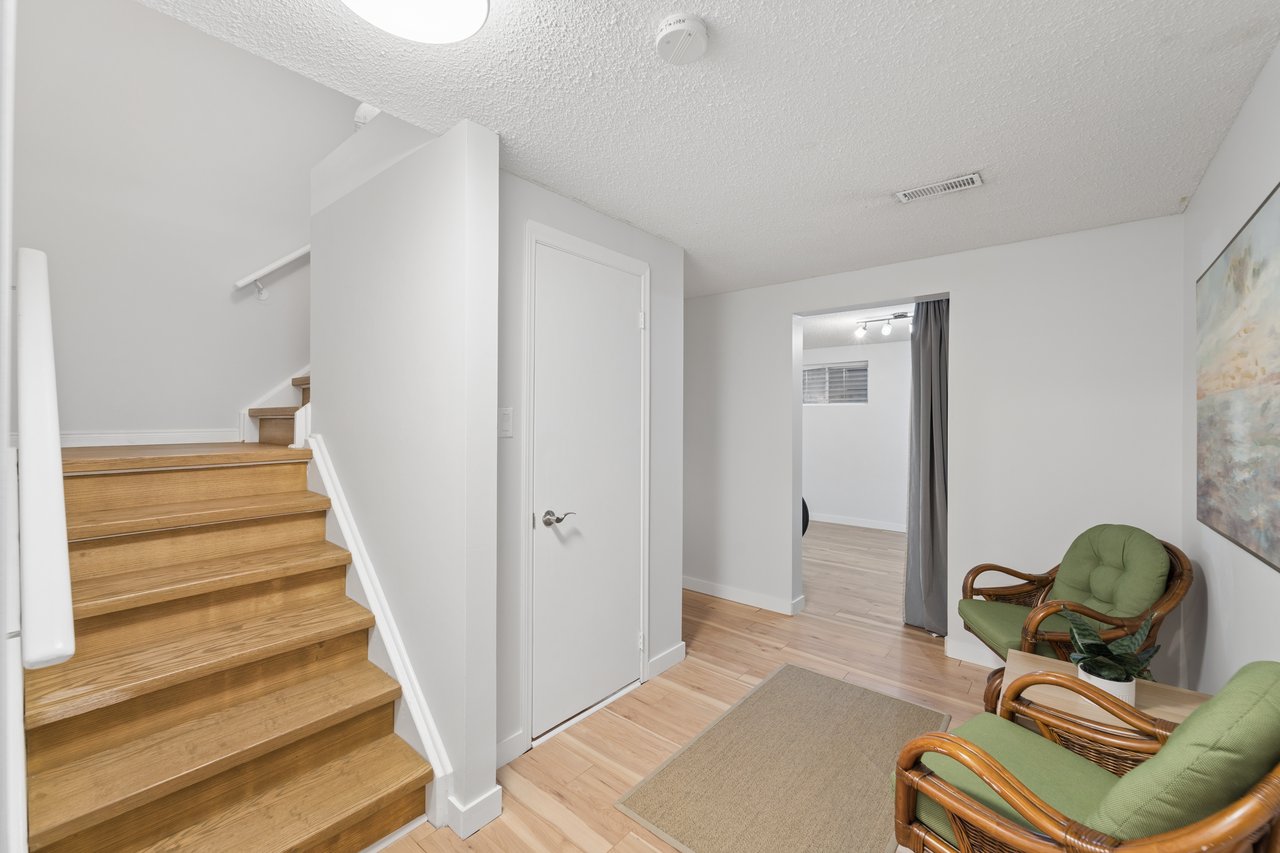 1156 Gloucester Square