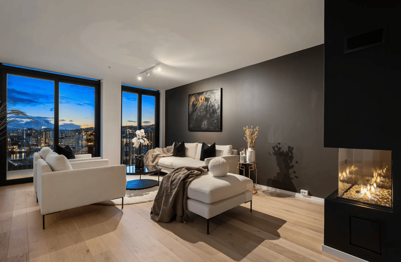 PENTHOUSE IN THE ARCTIC SKYLINE 