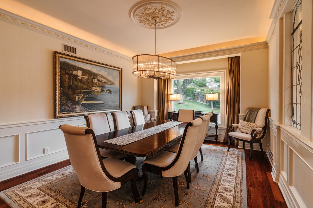 3819 Vista Linda Dr, Encino