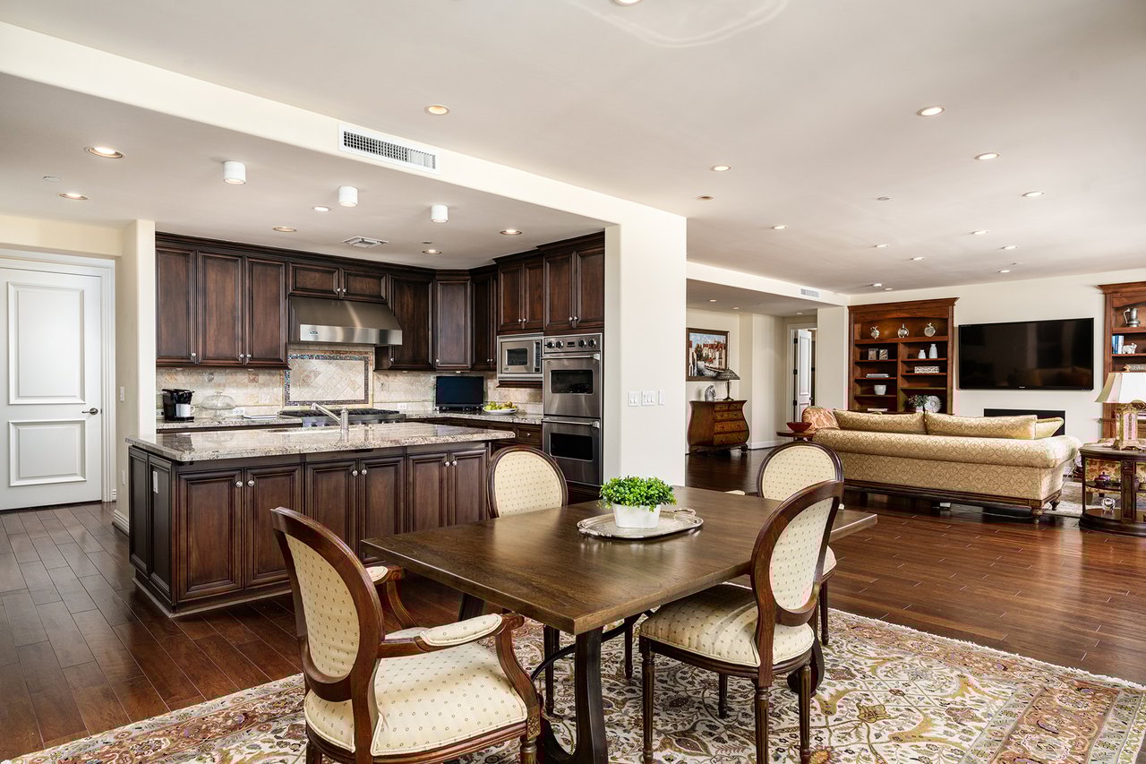 7181 E Camelback Road 1202