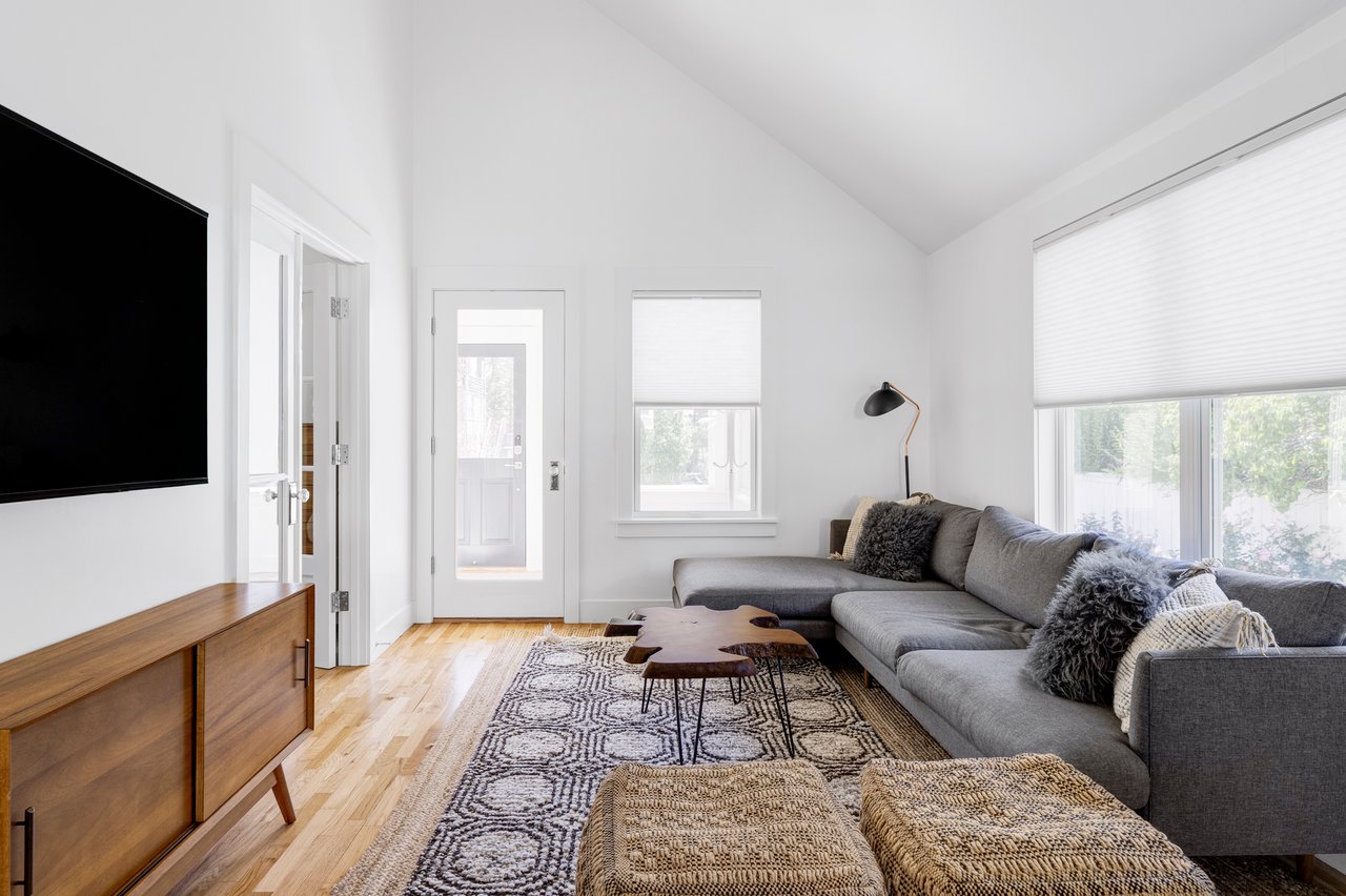 Pine St Cottage