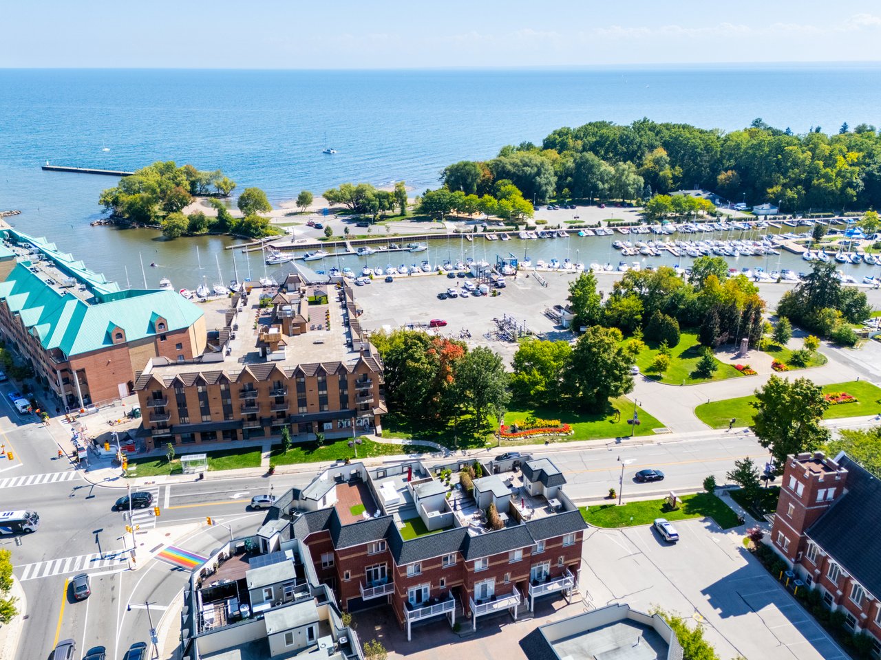 8-120 Bronte Road, Oakville 