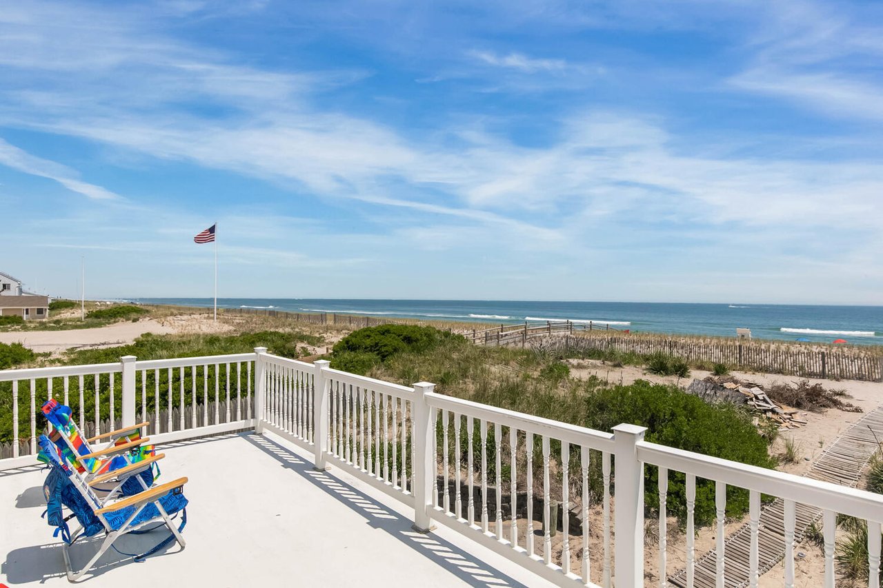 #1595 Summer Rental on the Oceanfront with Pool