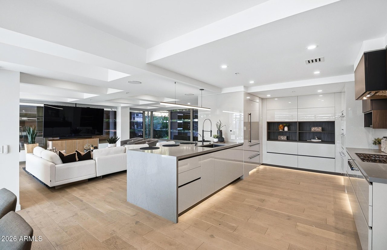 7157 E Rancho Vista Dr #4001
