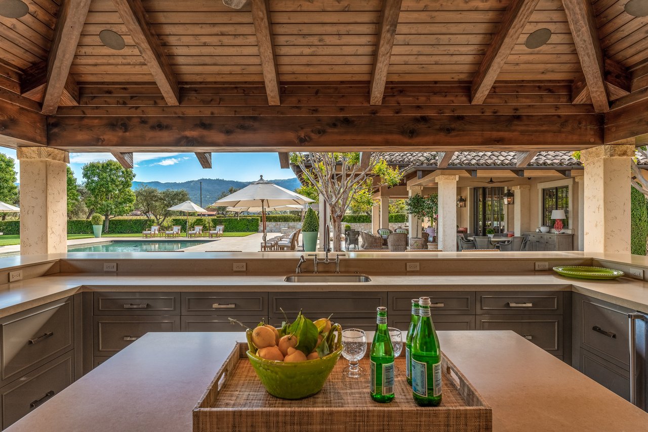 Mills Lane, St. Helena