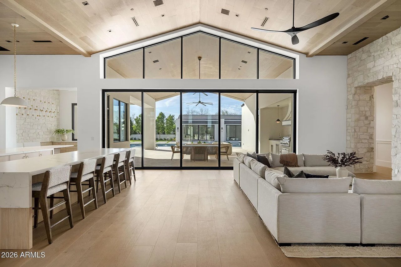 4534 E PEBBLE RIDGE Road