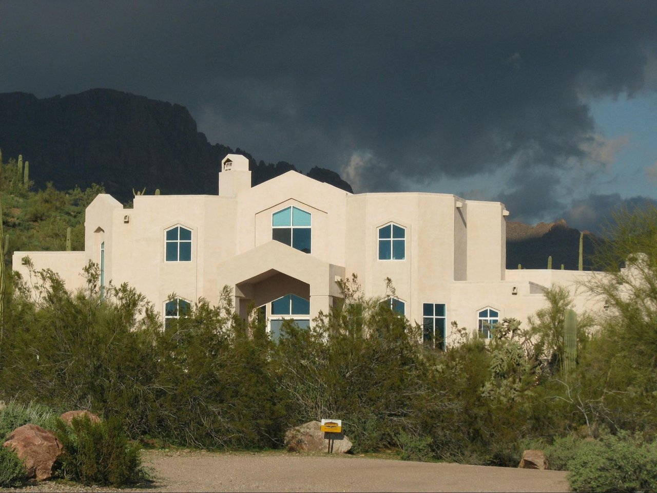 Arcadia, Phoenix, Homes for Sale: What Buyers Need to Know
