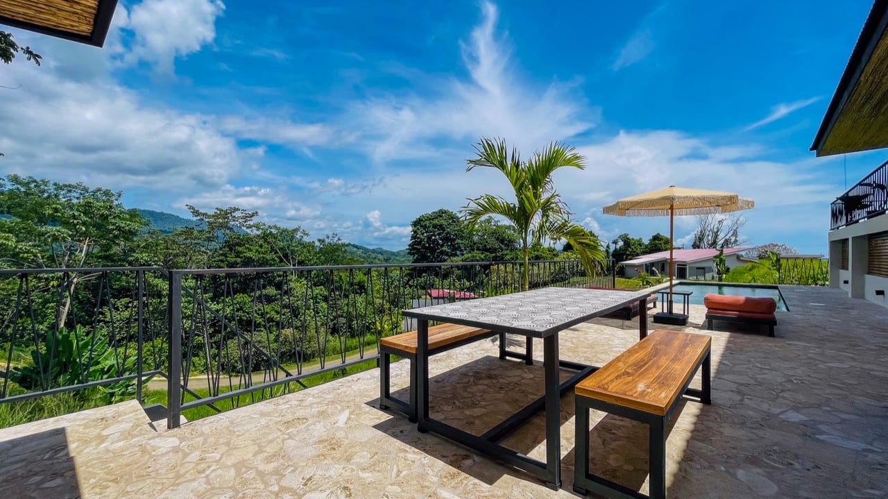 New Modern Ojochal Home with Pool, Office & Mountain Views 24/7 Security