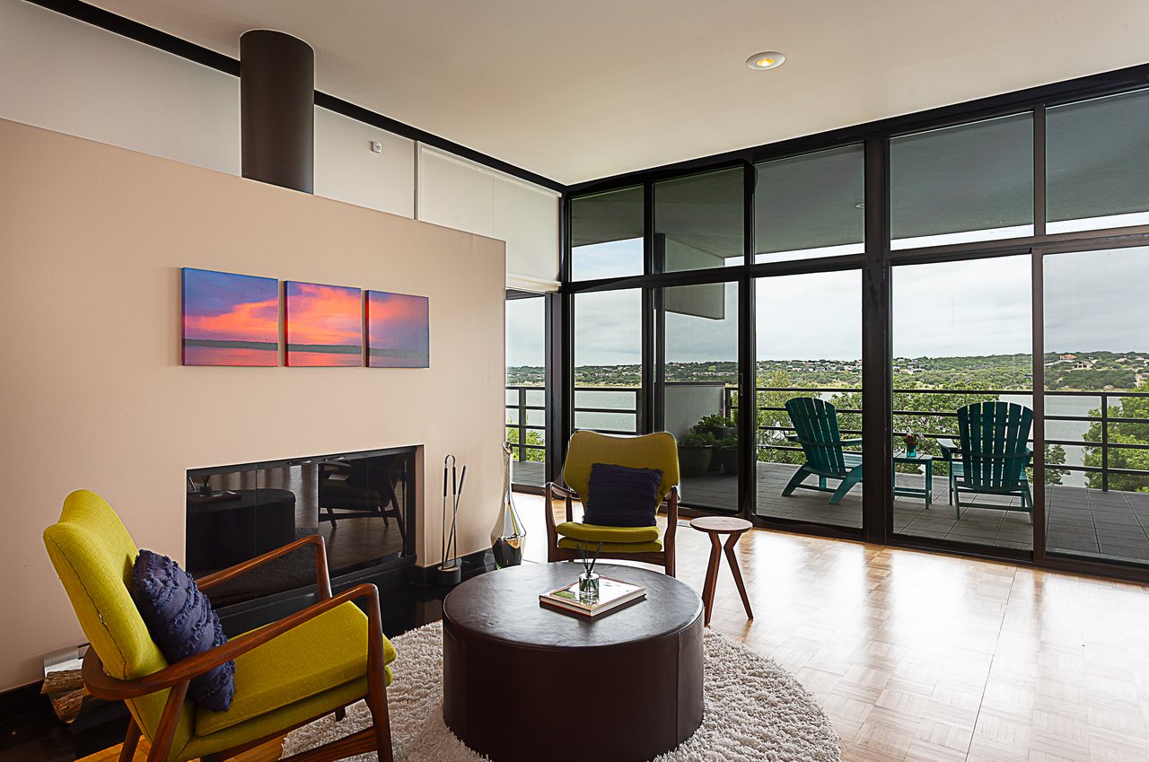 Iconic Lakeway Waterfront