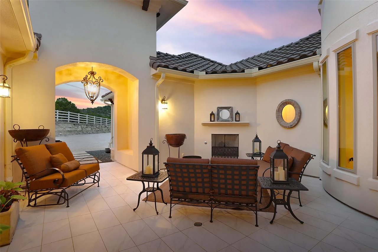 Incredible Equestrian Property - Main House, Guest House, Barn, Stables, Apartment, Riding Arena and Corrals