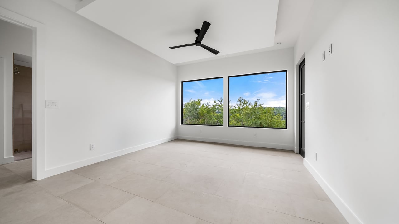 702 N Commons Ford Road