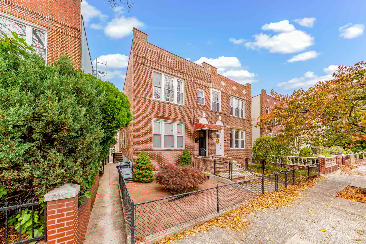 23-42 Crescent Street