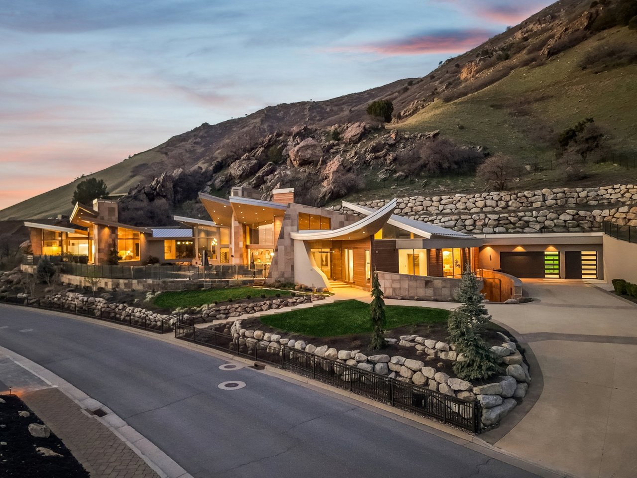 4141 E Canyon Estate Dr
