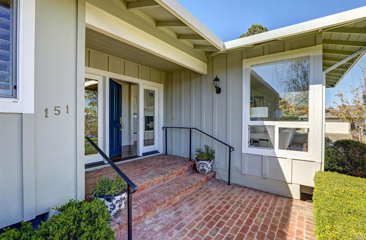 151 Fernwood Dr