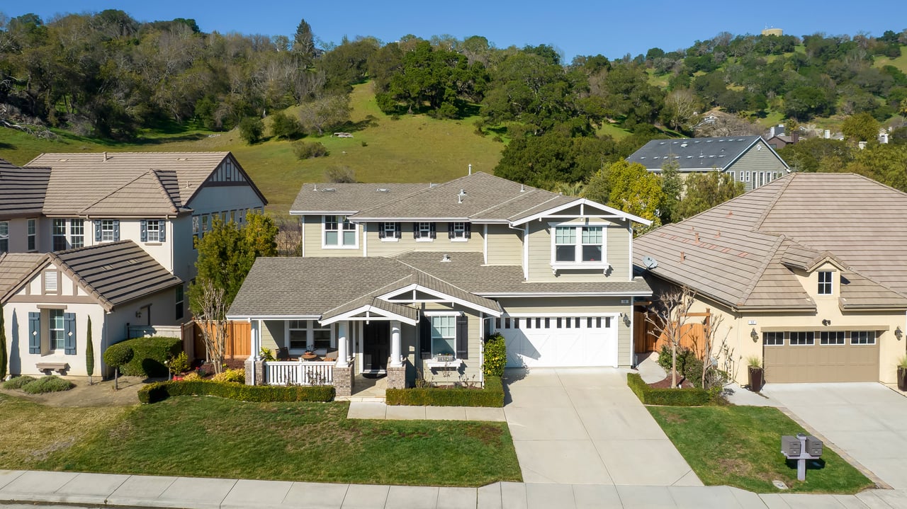 Selling in Pointe Marin (94949): A 2026 Seller's Playbook
