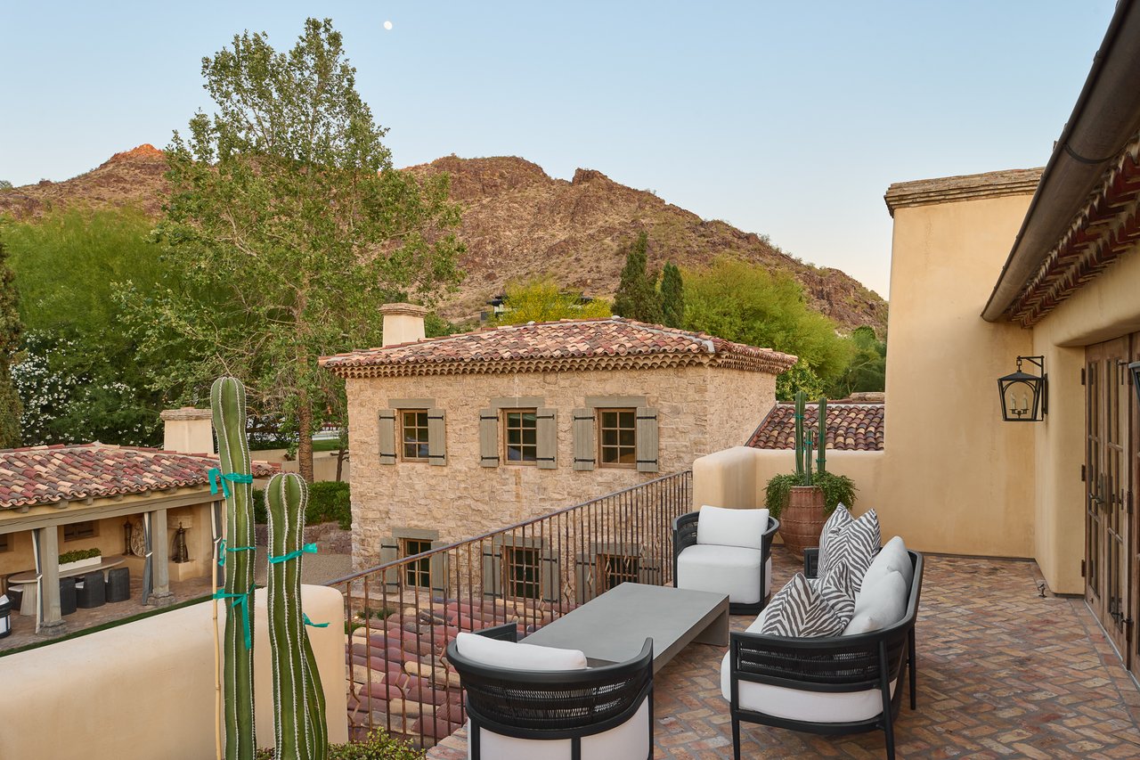 7525 N SHADOW MOUNTAIN Road