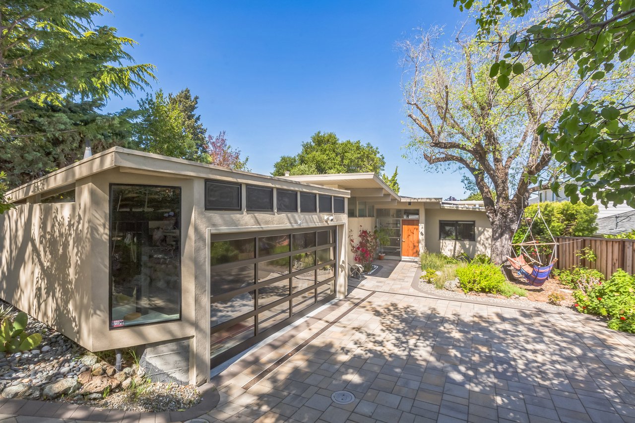 777 Bayview Way