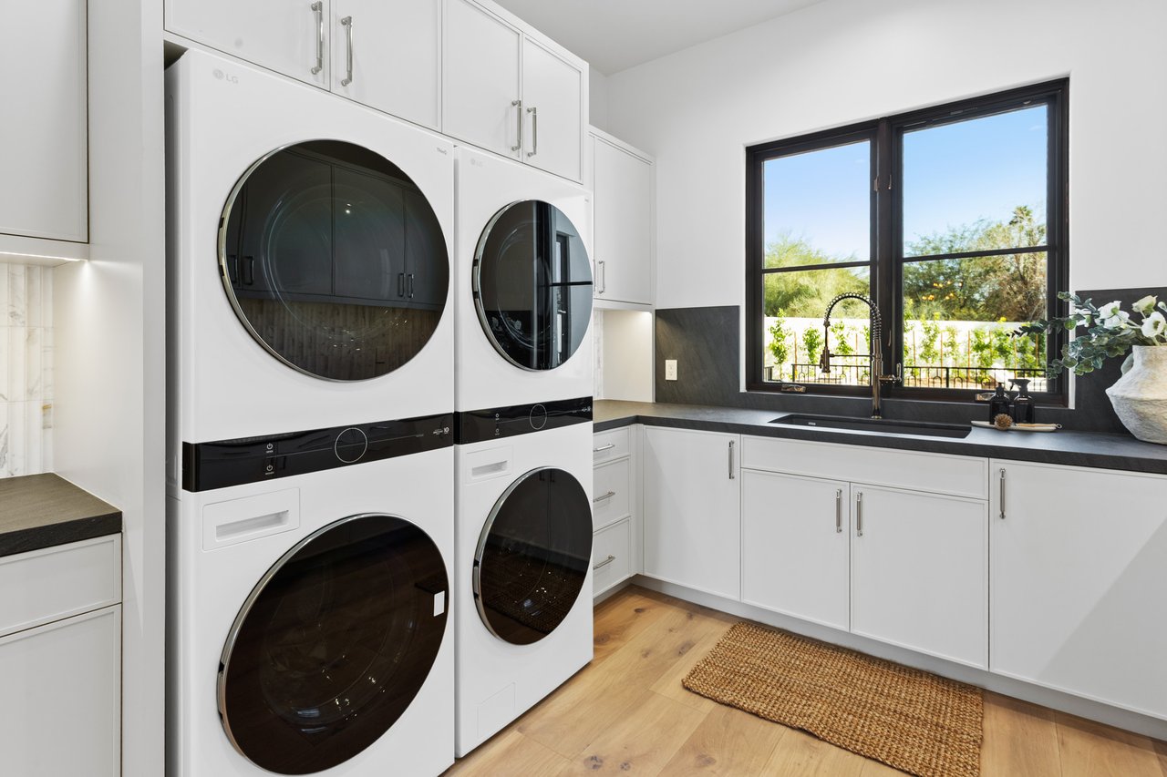 4605 E ROCKRIDGE Road