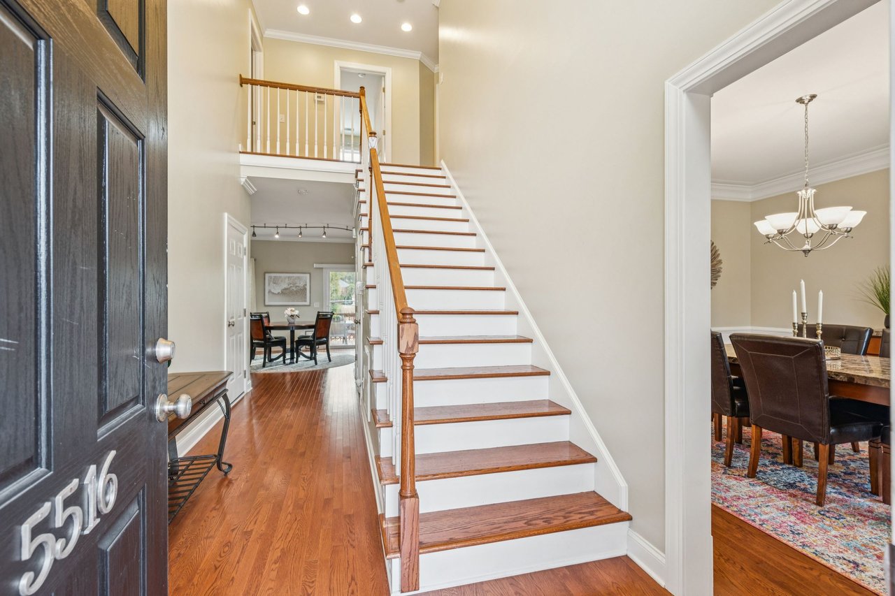 5516 Crescent View Dr