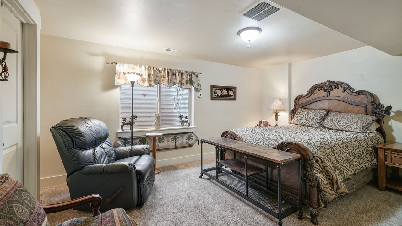 5672 Oslo Lane