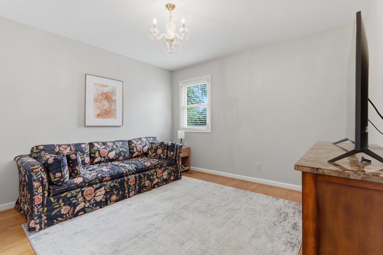 Adorable Full Brick Ranch style home just minutes from Downtown Huntsville!!